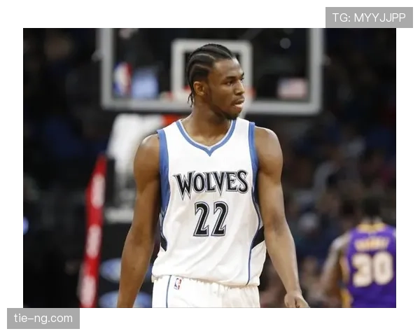 米德尔顿挡拆拉开空间效率提升显著 超越队内其他得分手