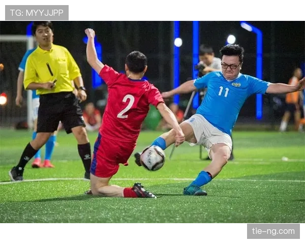 为什么“压人”不算犯规？解读足球中的合理身体对抗与犯规边界