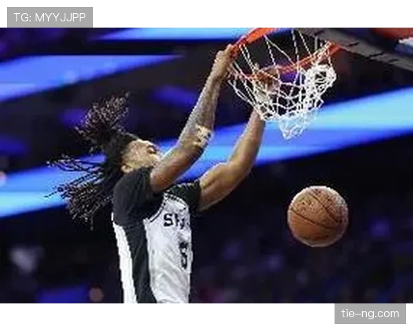 卡斯尔三分效率提升显著拉开空间 助力球队进攻节奏优化