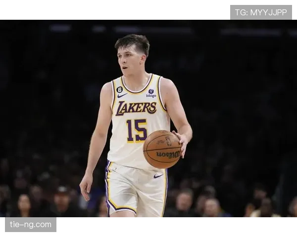 奥斯汀·里夫斯三分出手提升明显 拉开与队内射手差距