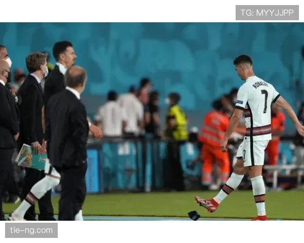 尤文图斯阵容“星味”黯淡，复兴蓝图下隐藏着豪门地位下滑的危机？